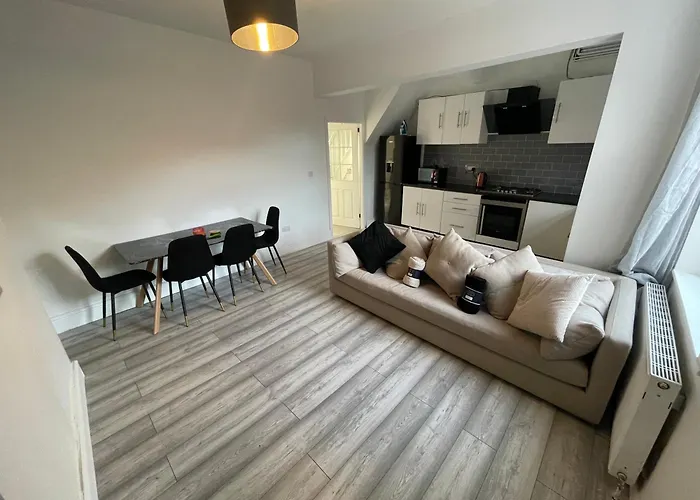 Spacious 4-Bedroom House In